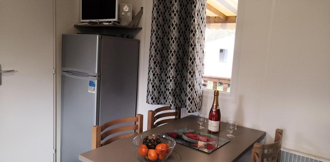 Bungalow de 2 chambres avec piscine partagee terrasse amenagee et wifi a Onzain Extérieur photo