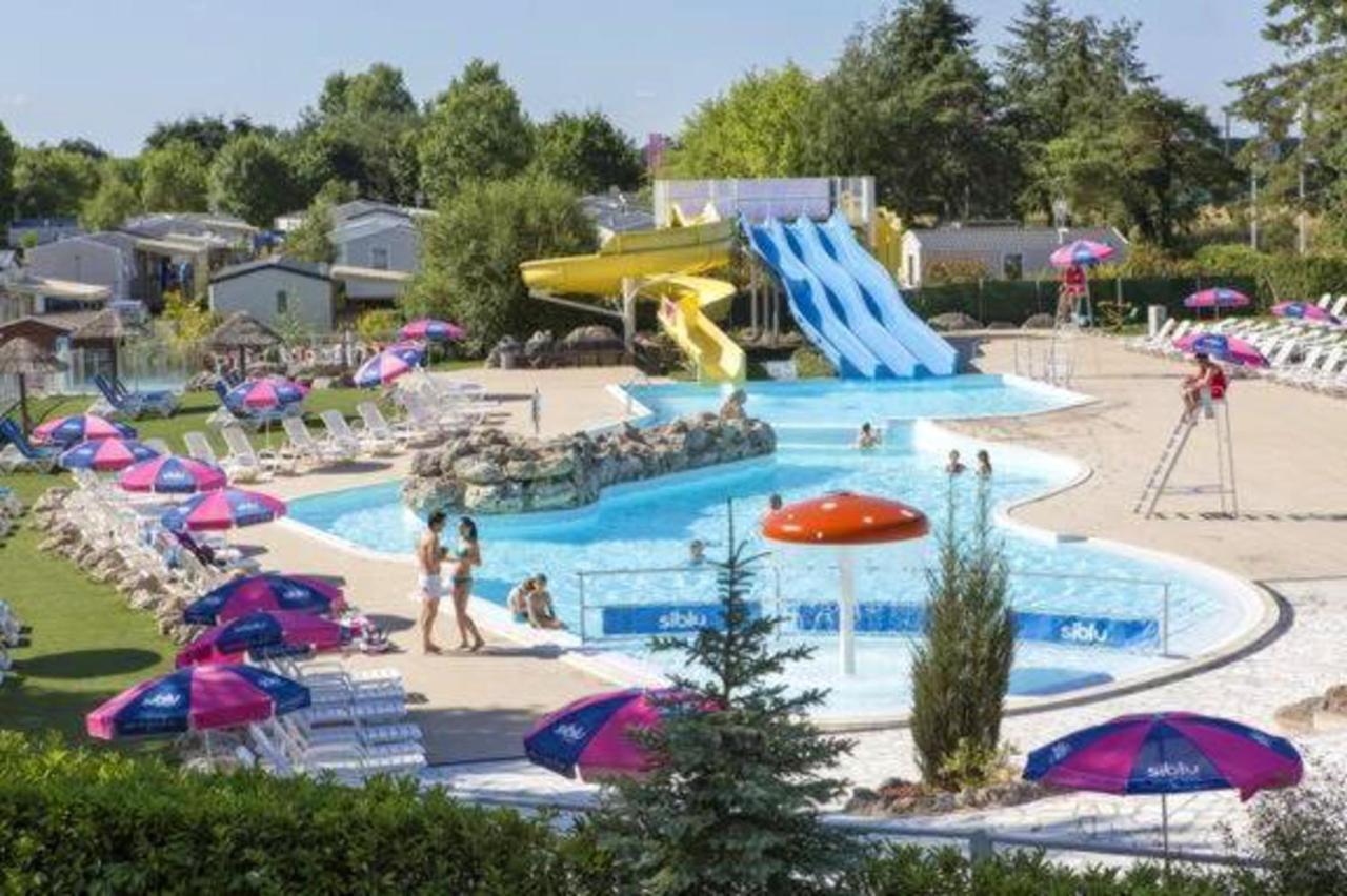 Bungalow de 2 chambres avec piscine partagee terrasse amenagee et wifi a Onzain Extérieur photo